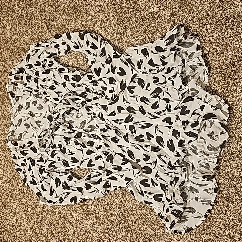 BRAND NEW Heart romper